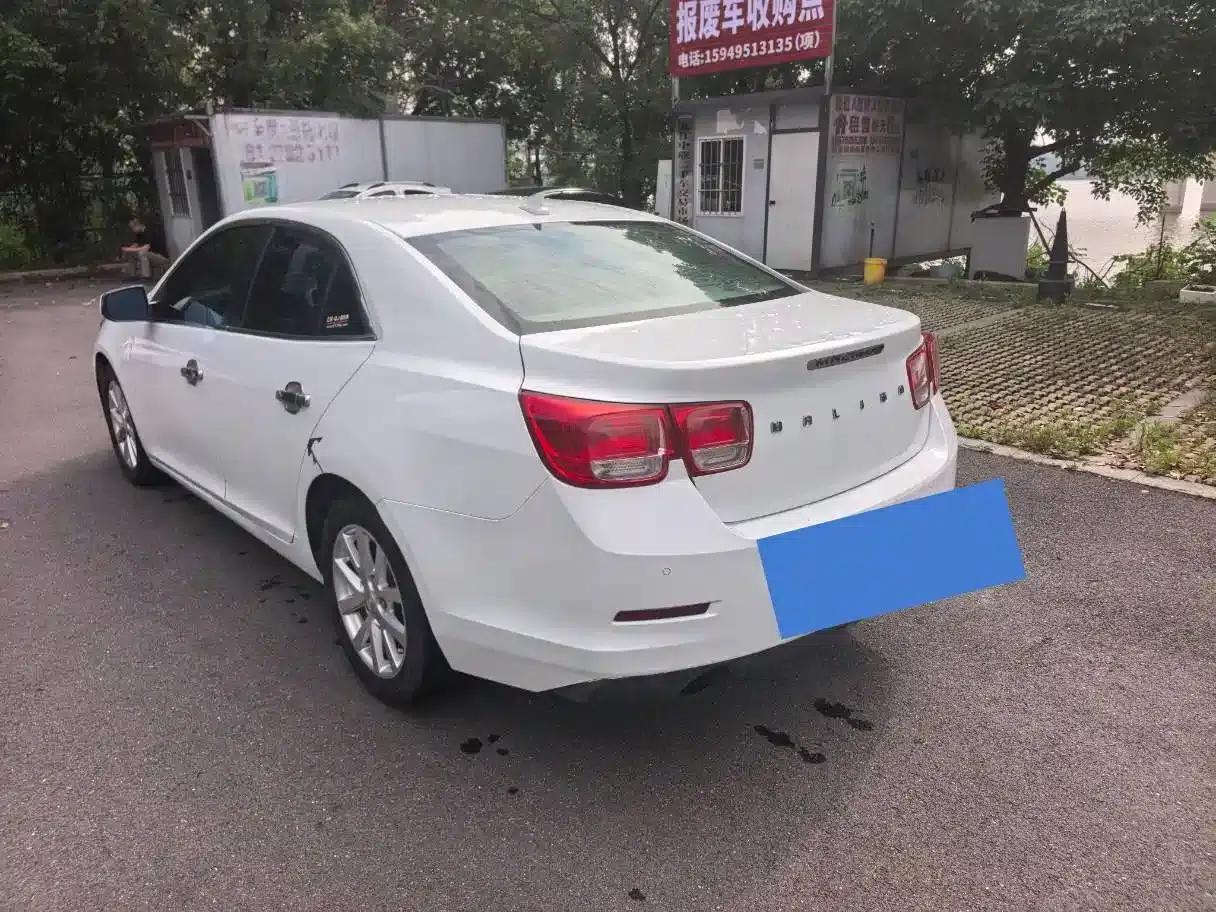 Chevrolet Malibu 2012 2.0L Automatic Luxury Edition — миниатюра 6