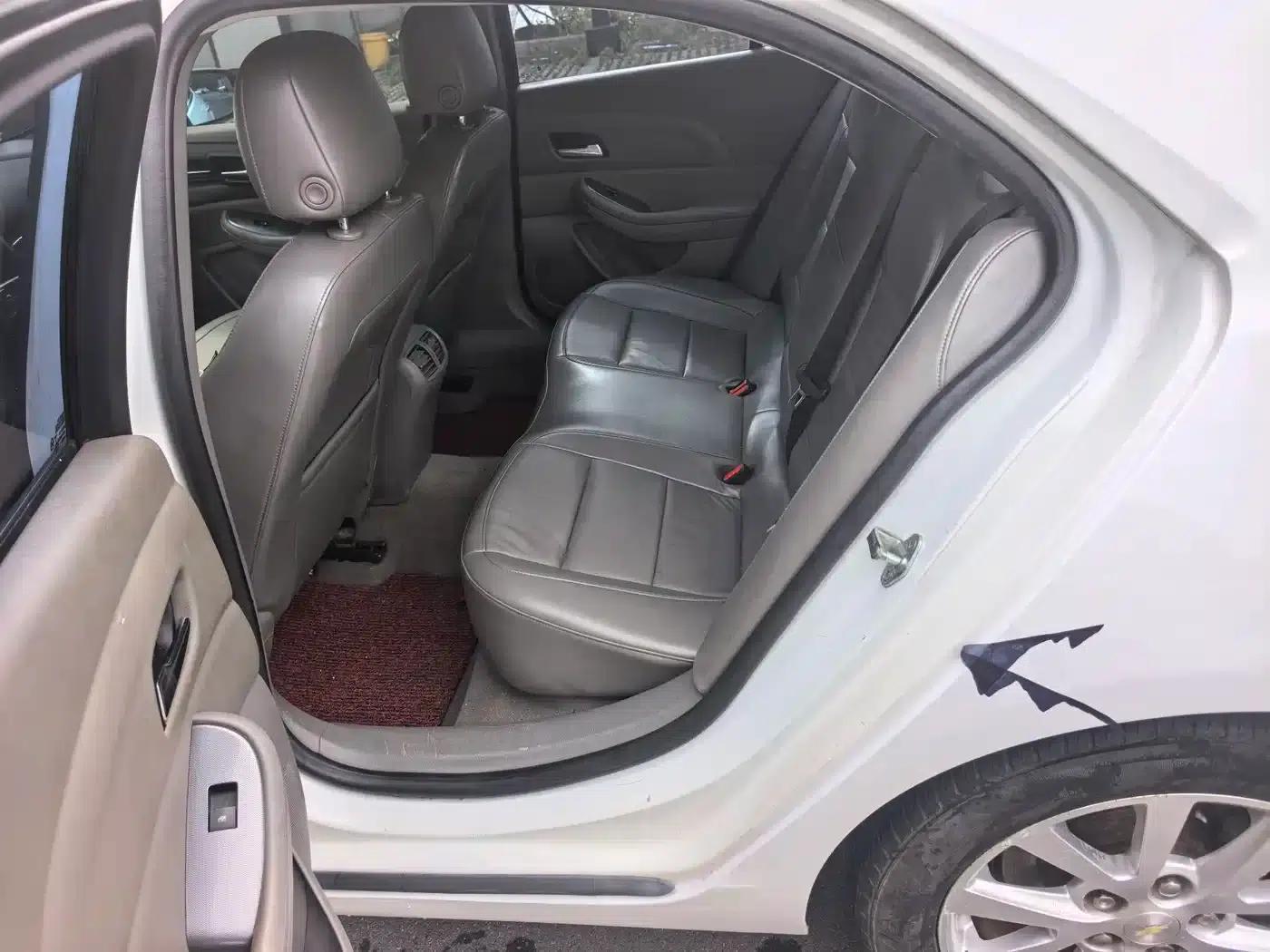 Chevrolet Malibu 2012 2.0L Automatic Luxury Edition — миниатюра 8