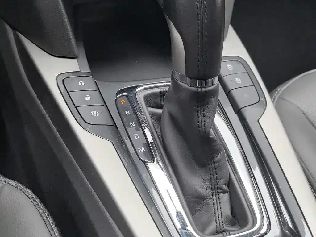2018 Chevrolet Malibu 530T Automatic Luxury Edition — миниатюра 13