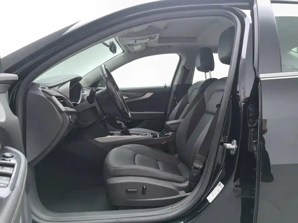 2018 Chevrolet Malibu 530T Automatic Luxury Edition — миниатюра 10