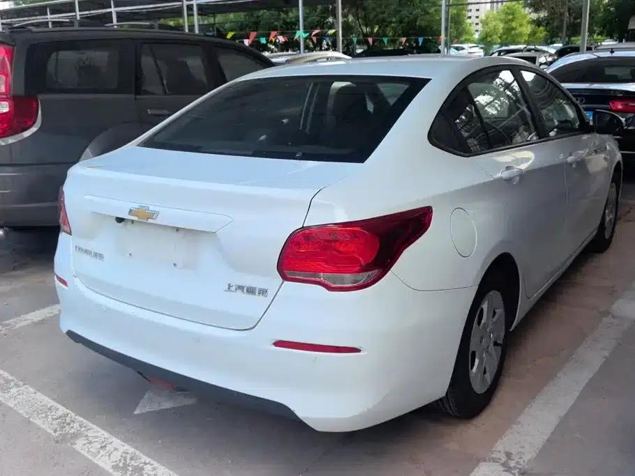 Chevrolet Cruze 2016 1.5L Automatic Enjoy Edition — миниатюра 3