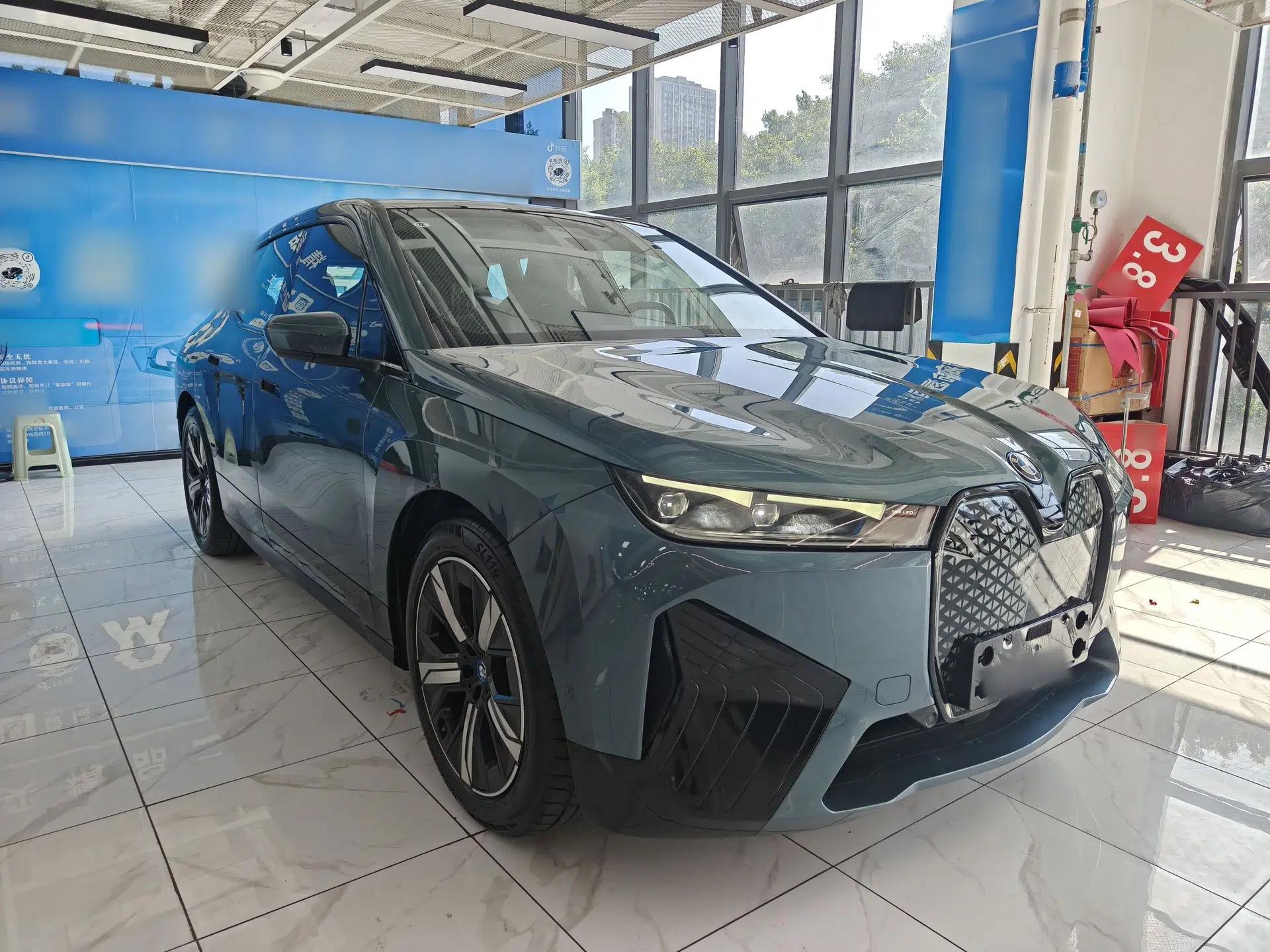 BMW iX 2022 xDrive40 — миниатюра 3