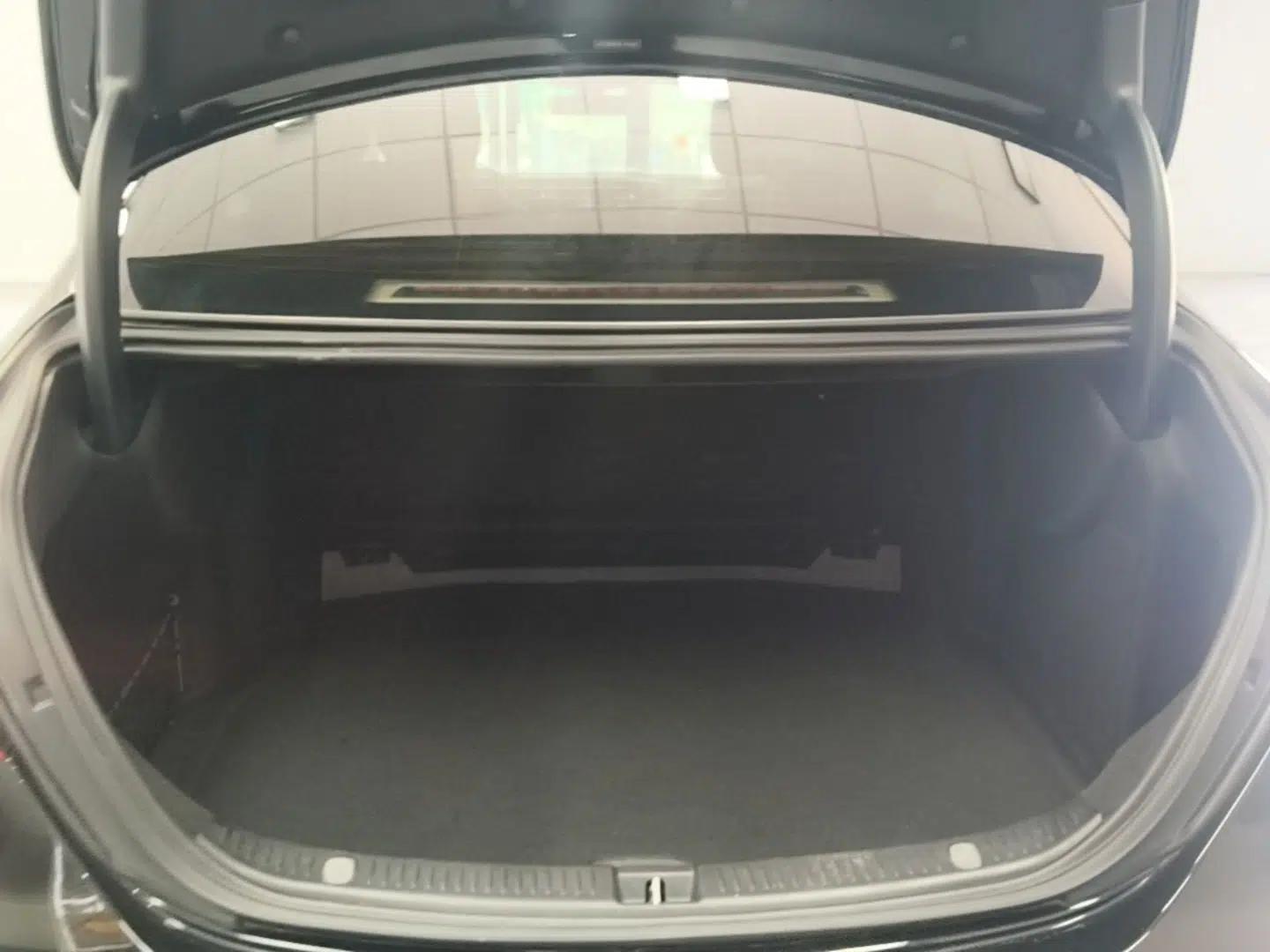 Mercedes-Benz E-Class 2023 Updated E 300 L Fashion Edition — миниатюра 22