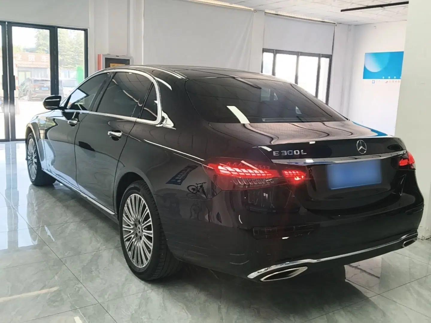Mercedes-Benz E-Class 2023 Updated E 300 L Fashion Edition — миниатюра 4