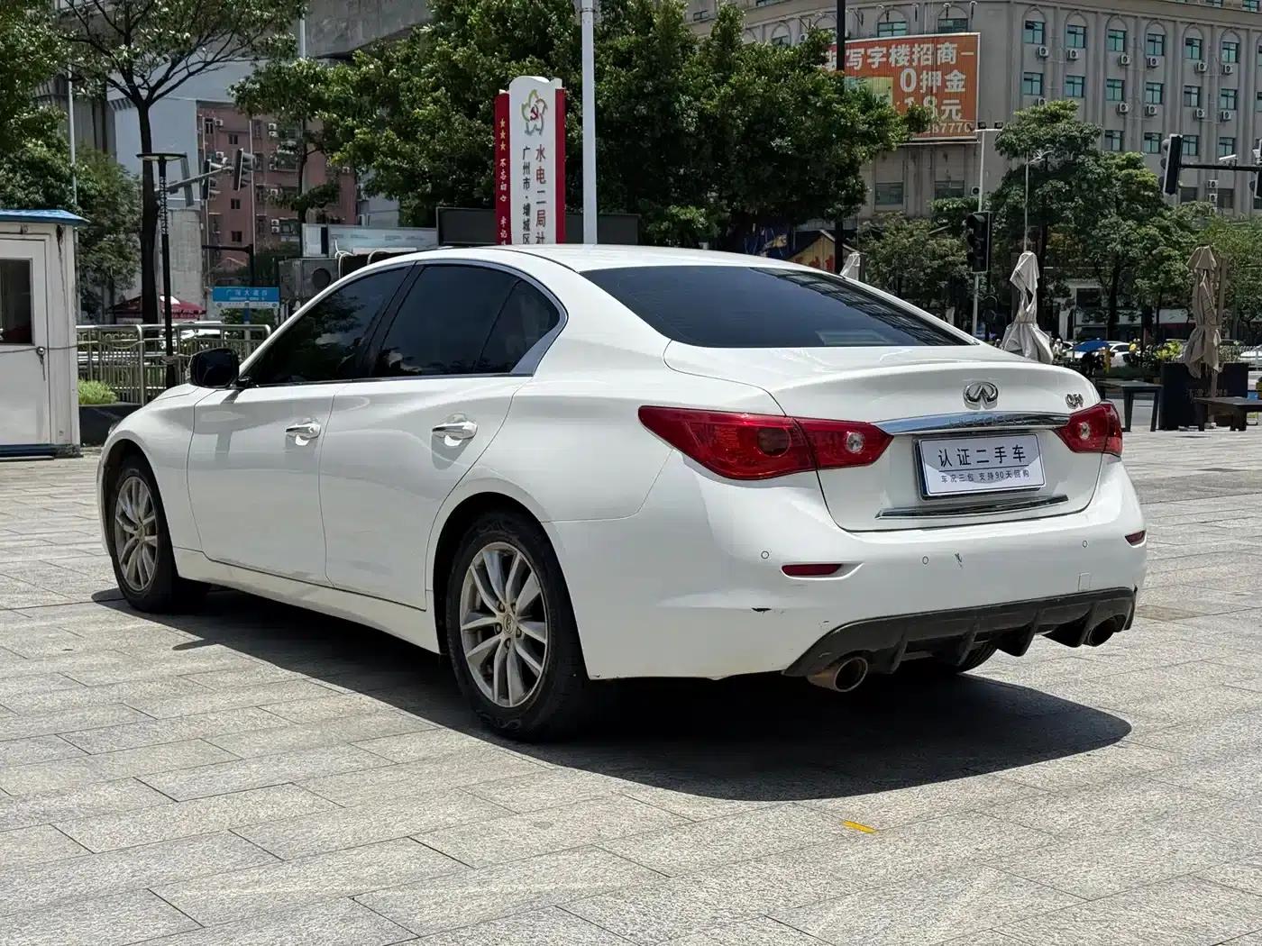 Infiniti Q50 2014 2.0T Comfort Edition — миниатюра 12