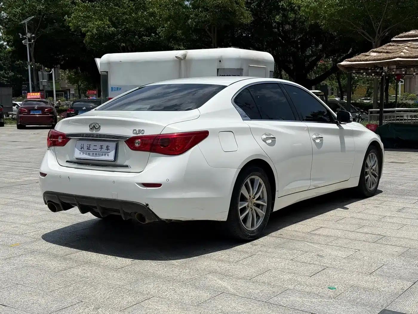 Infiniti Q50 2014 2.0T Comfort Edition — миниатюра 14