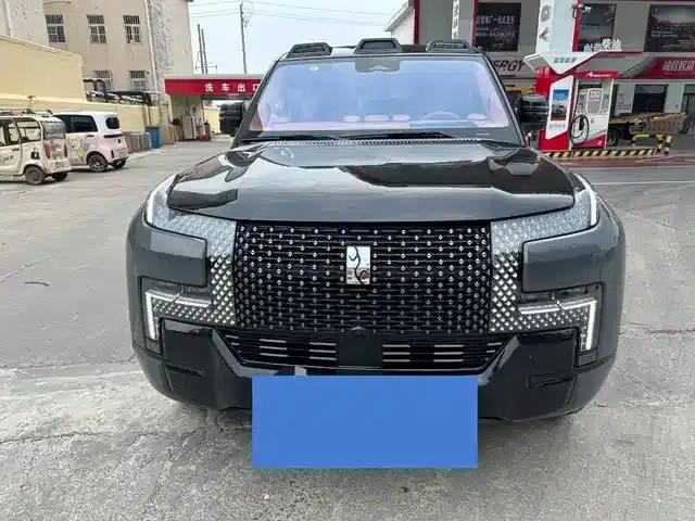 Looking up at the 2023 U8 Luxury Edition