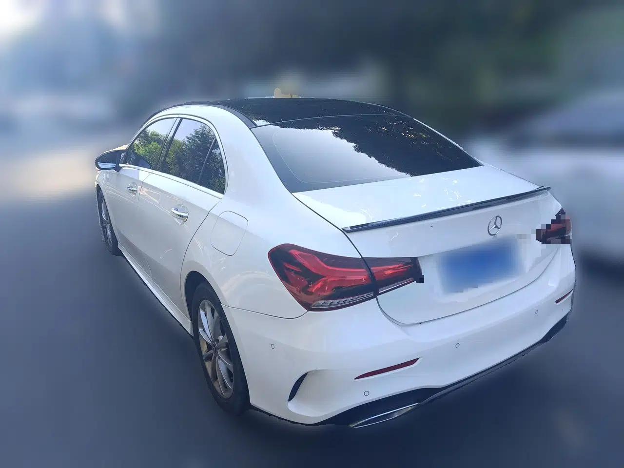 Mercedes-Benz A-Class 2022 A 200 L Sport Sedan Dynamic Model — миниатюра 4