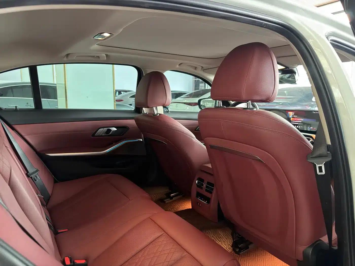 BMW i3 2024 eDrive 35L — миниатюра 12