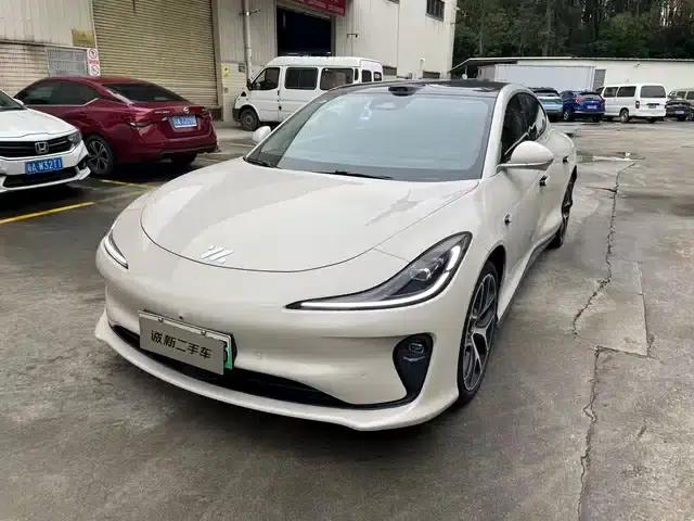 Zhiji L6 2025 Ultra