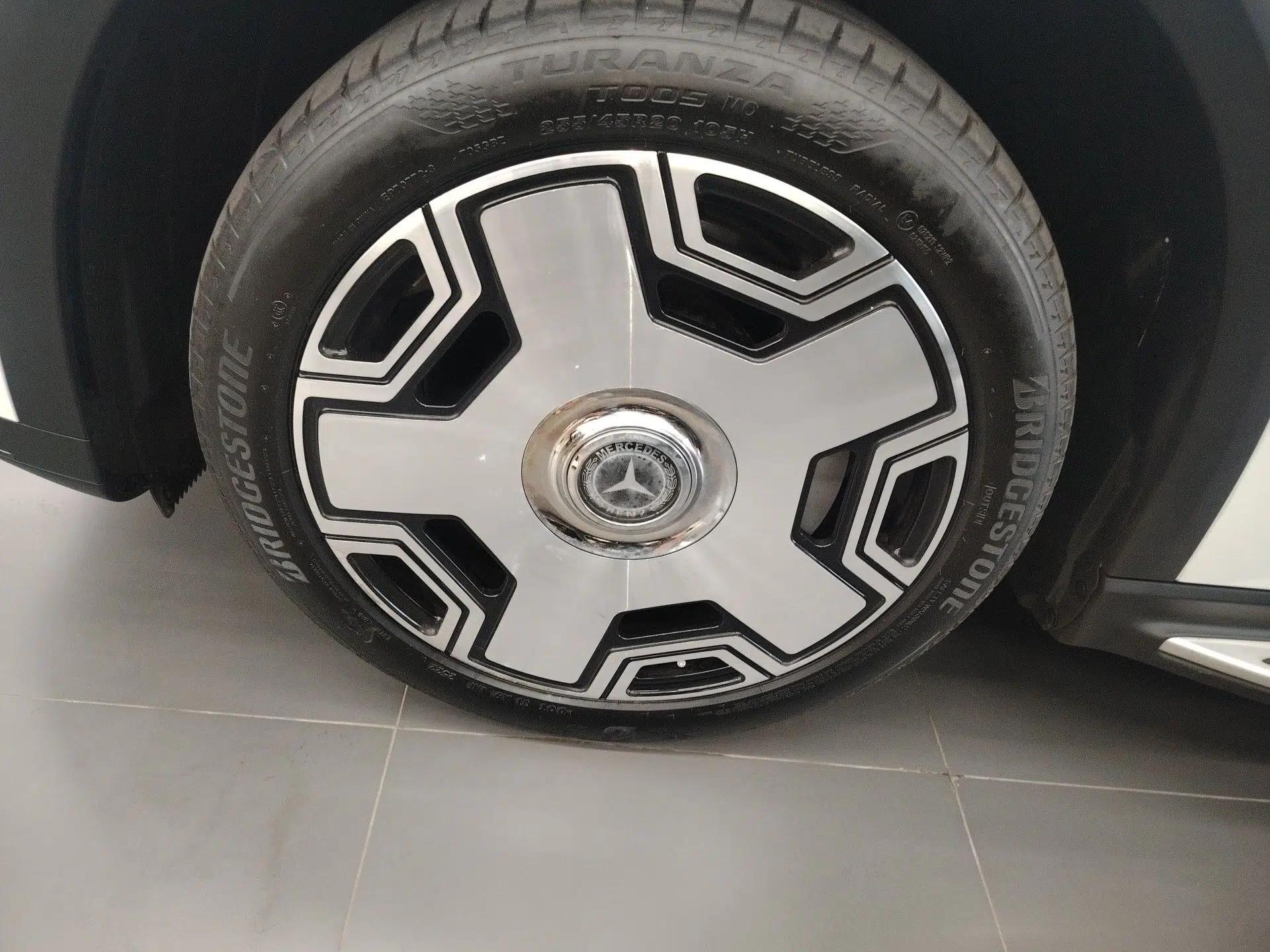 Mercedes-Benz EQE SUV 2023 500 4MATIC — миниатюра 10