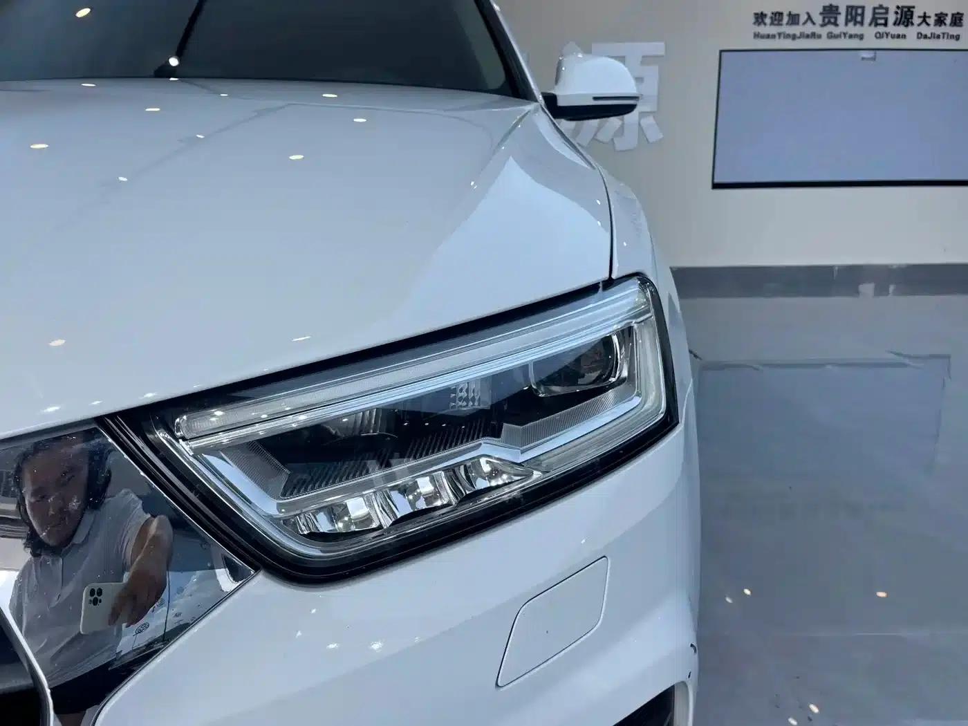 Audi Q3 2018 30th Anniversary Edition 30 TFSI Fashion Model — миниатюра 4