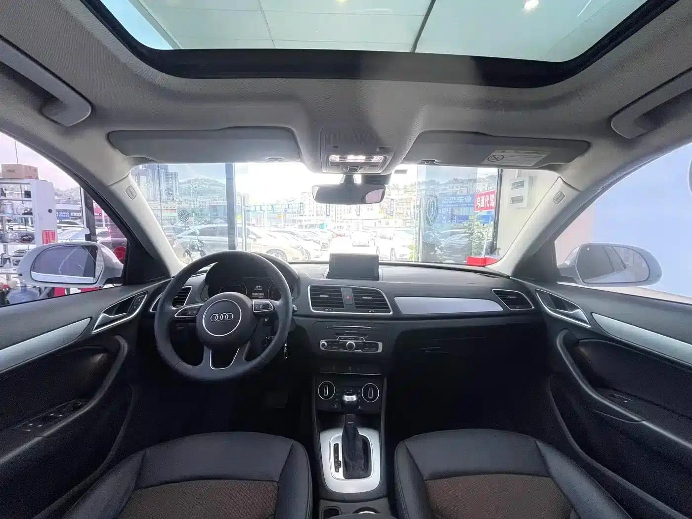 Audi Q3 2018 30th Anniversary Edition 30 TFSI Fashion Model — миниатюра 7