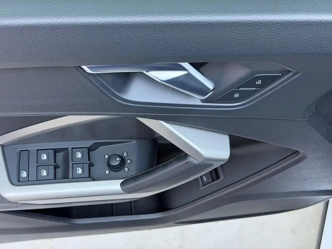 Audi Q3 2023 35 TFSI Fashion Dynamic (1.4T) — миниатюра 4