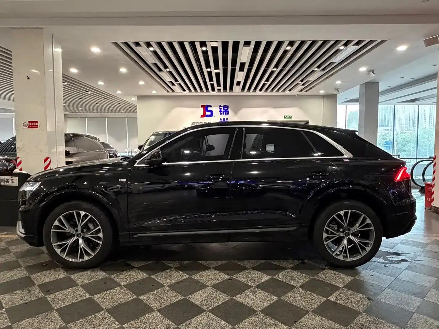Audi Q8 2023 55 TFSI Luxury Dynamic — миниатюра 3