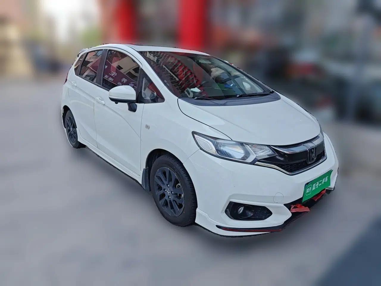 Honda Fit 2018 1.5L CVT Trendy Run+ Edition — миниатюра 3