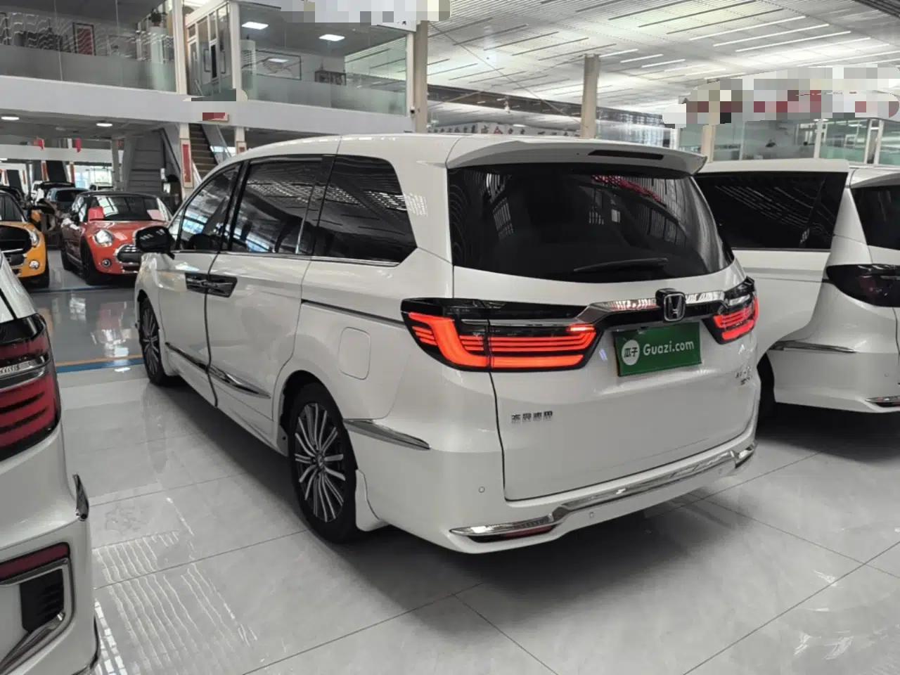 Honda Elysion 2022 2.0L eHEV Luxury Edition — миниатюра 4