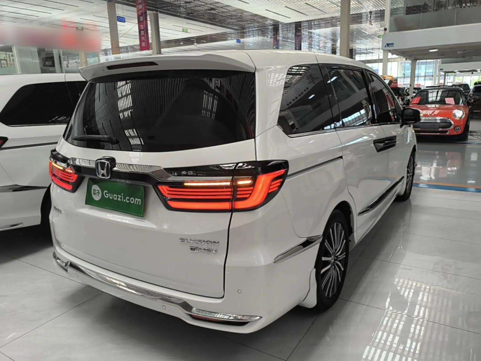Honda Elysion 2022 2.0L eHEV Luxury Edition — миниатюра 6
