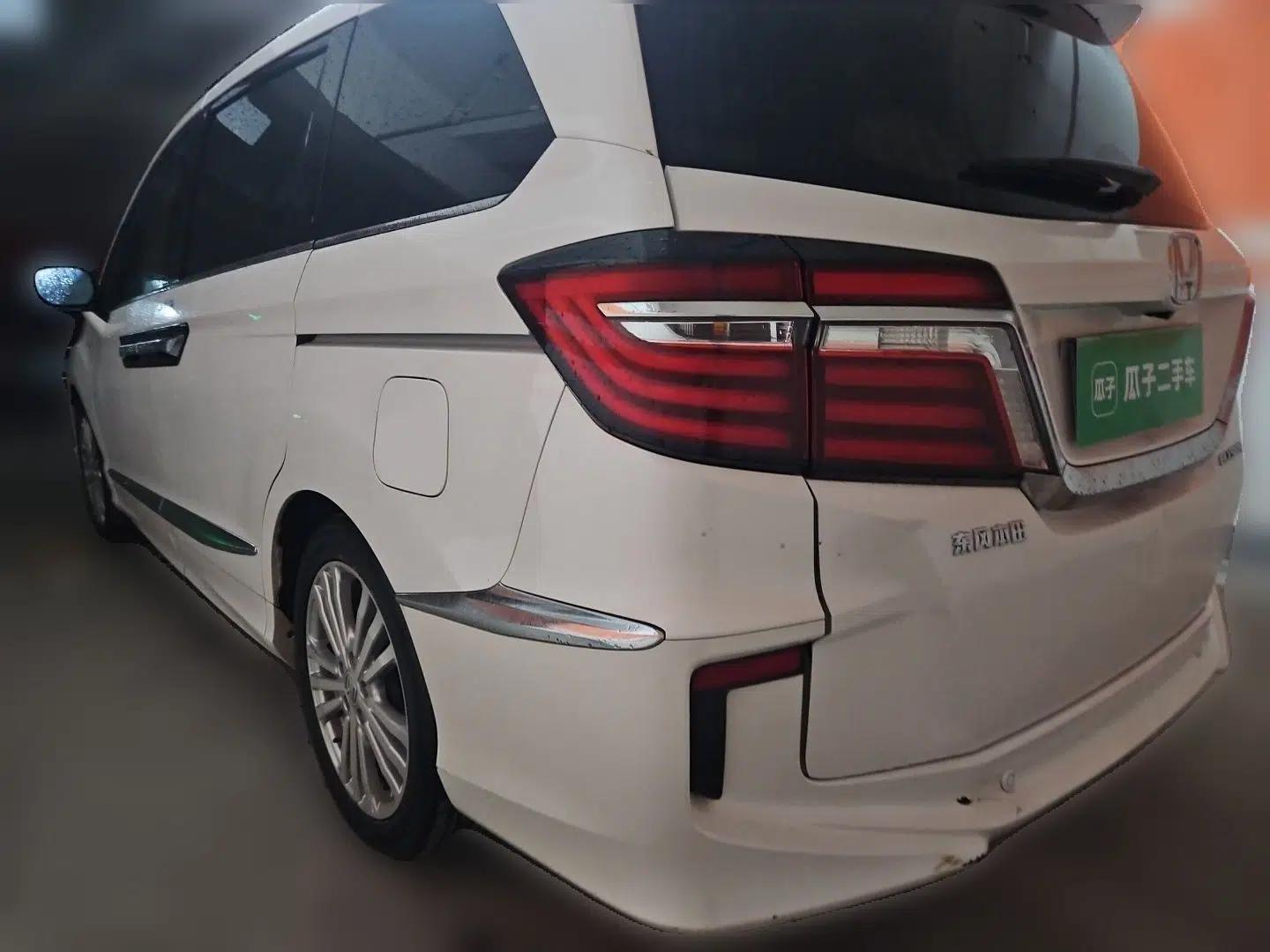 Honda Elysion 2016 2.4L Supreme Edition — миниатюра 4