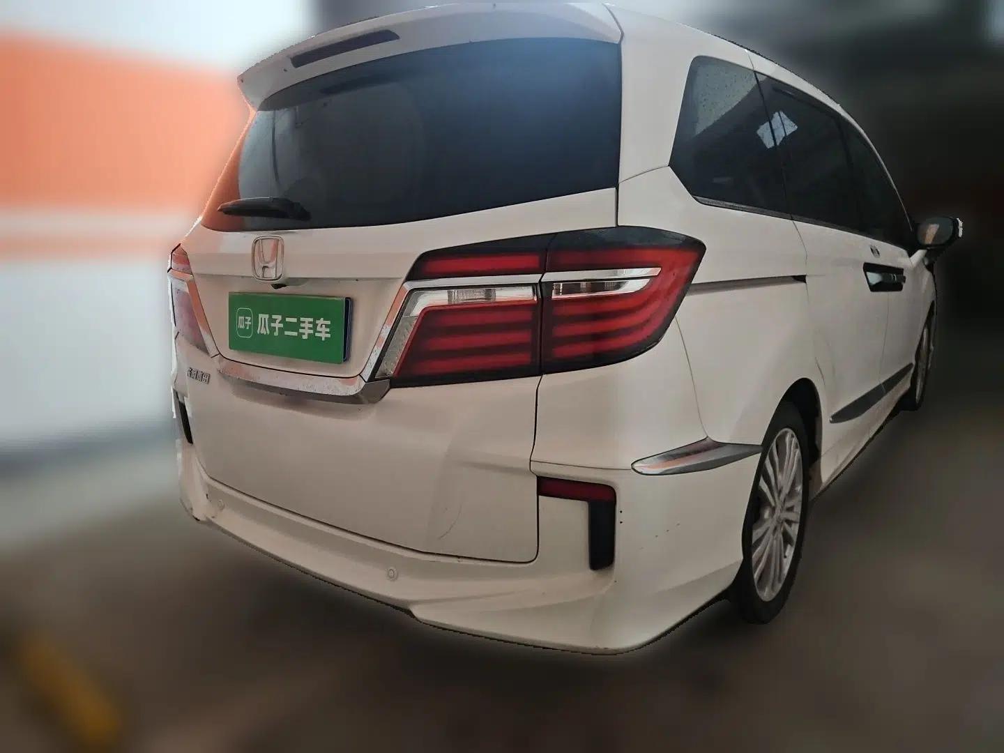 Honda Elysion 2016 2.4L Supreme Edition — миниатюра 6