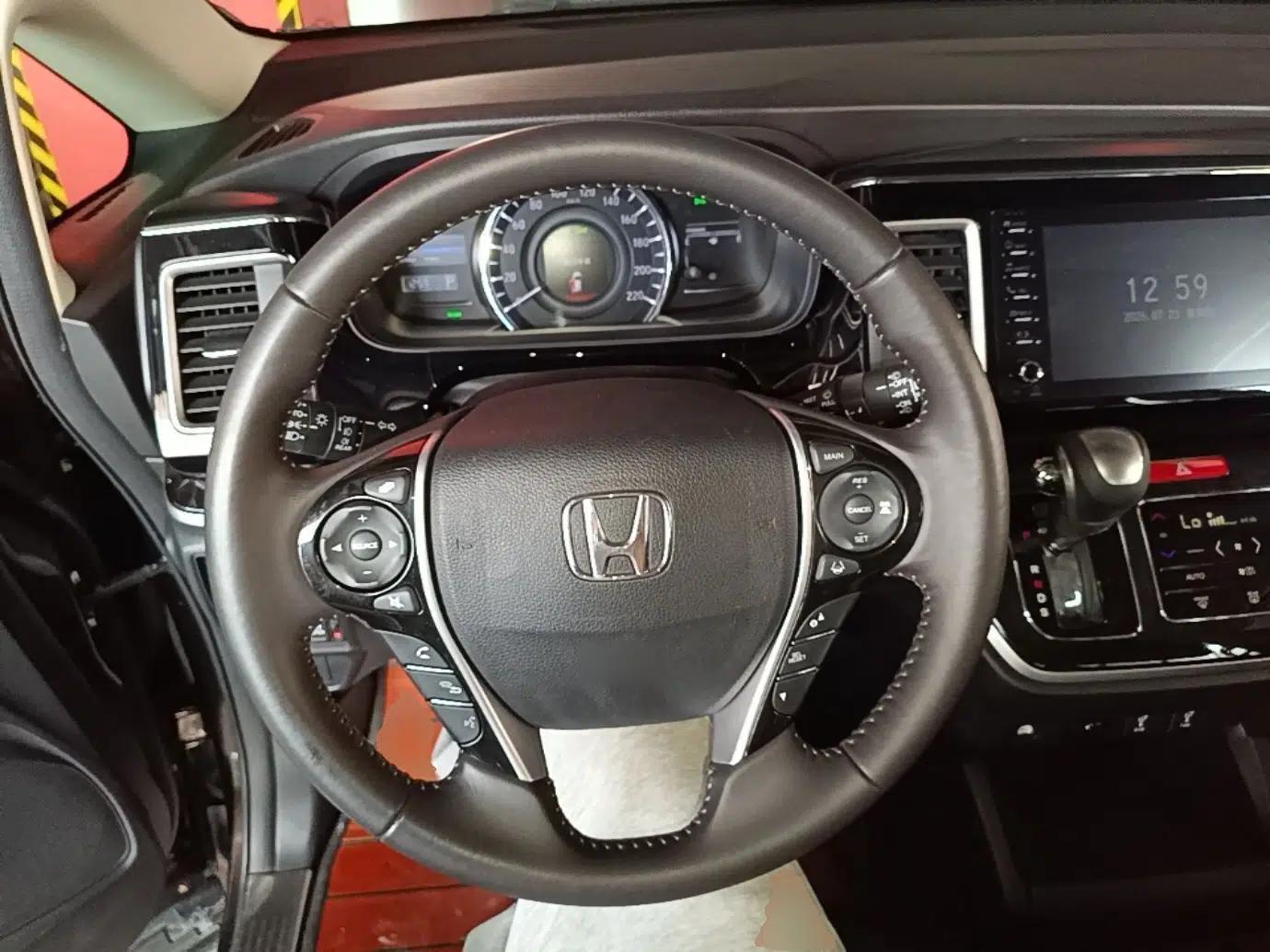 Honda Elysion 2019 2.0L Hybrid Supreme Edition — миниатюра 18