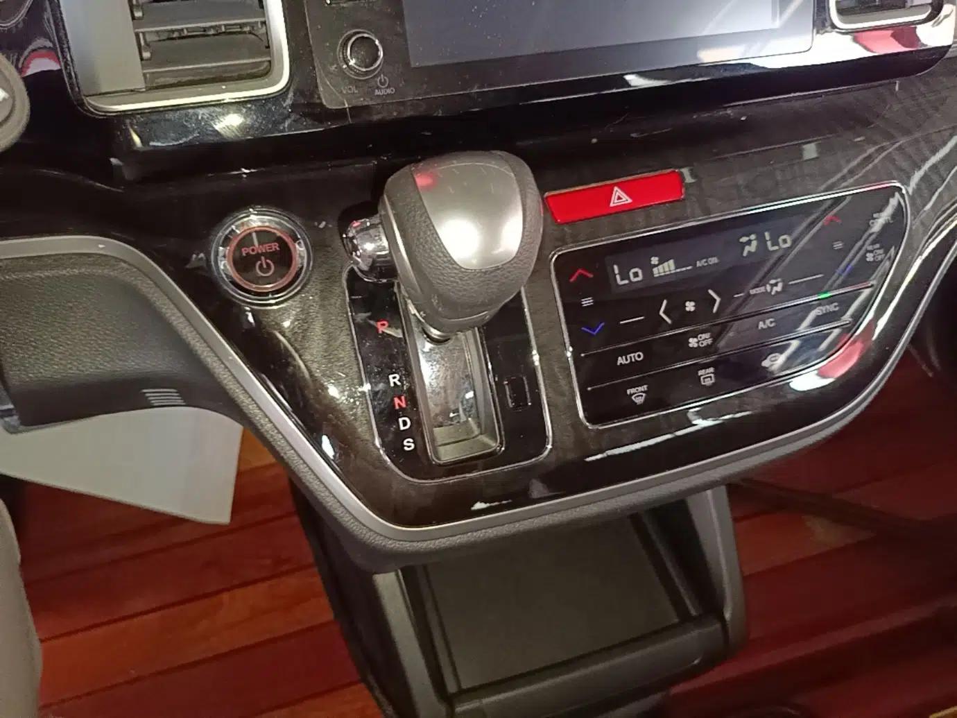 Honda Elysion 2019 2.0L Hybrid Supreme Edition — миниатюра 21