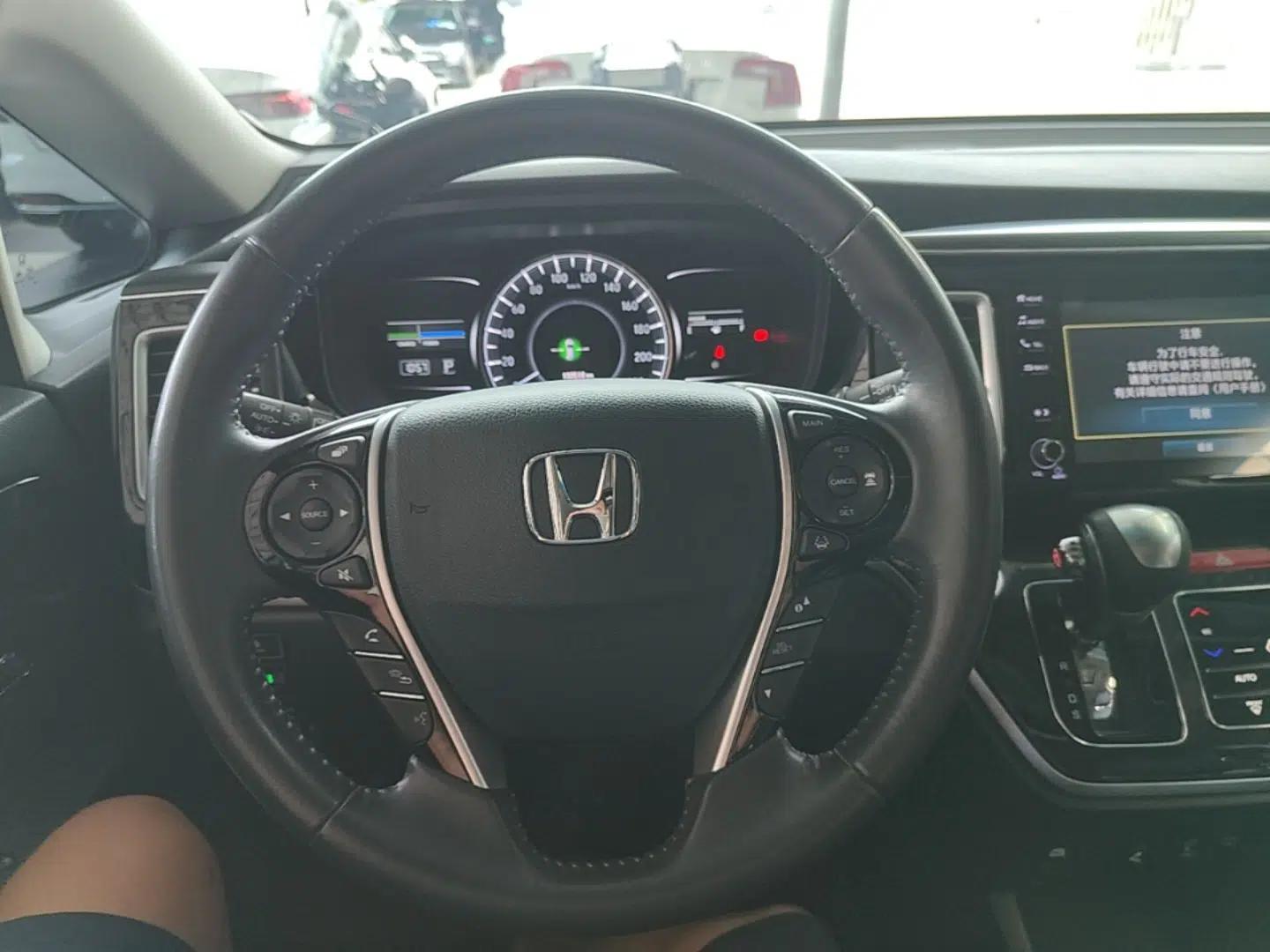 Honda Elysion 2019 2.0L Hybrid Luxury Edition — миниатюра 13
