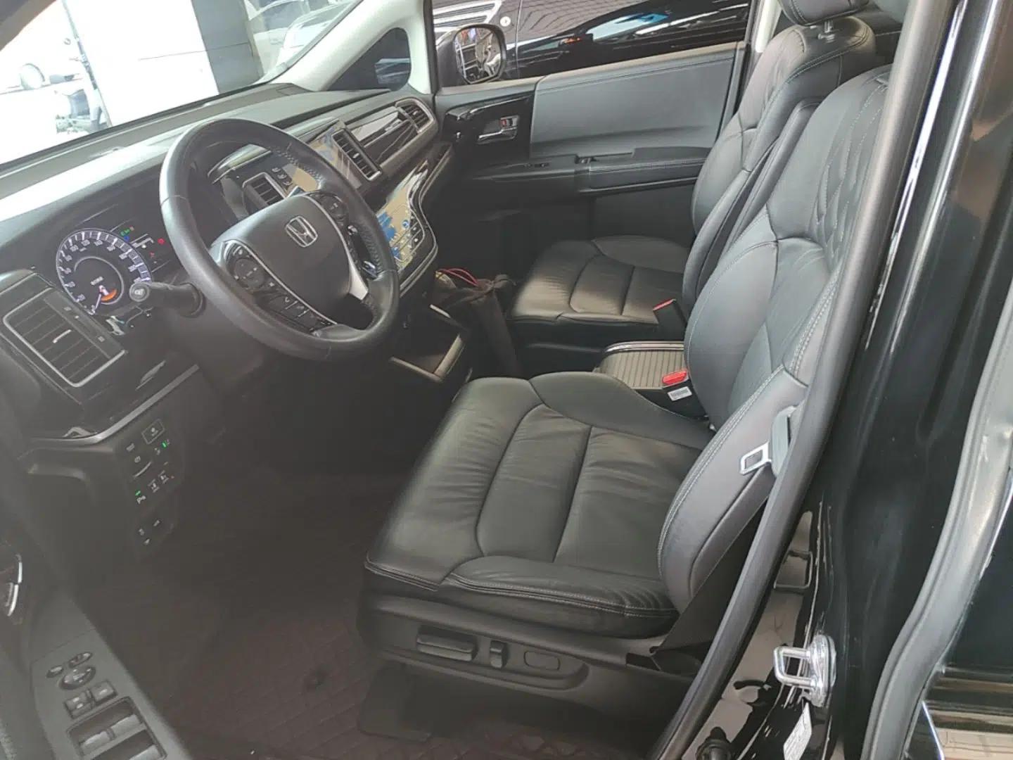 Honda Elysion 2019 2.0L Hybrid Luxury Edition — миниатюра 17