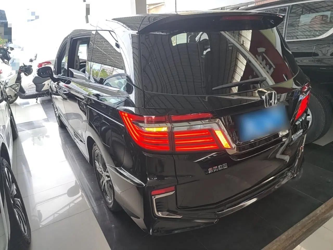 Honda Elysion 2019 2.0L Hybrid Luxury Edition — миниатюра 4
