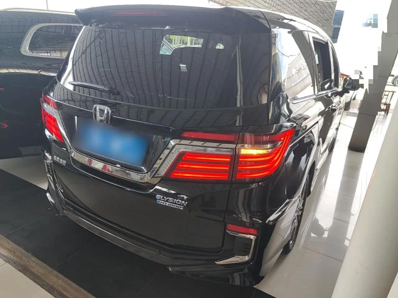 Honda Elysion 2019 2.0L Hybrid Luxury Edition — миниатюра 6