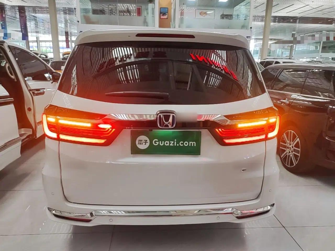 Honda Elysion 2022 2.0L eHEV Luxury Edition — миниатюра 5