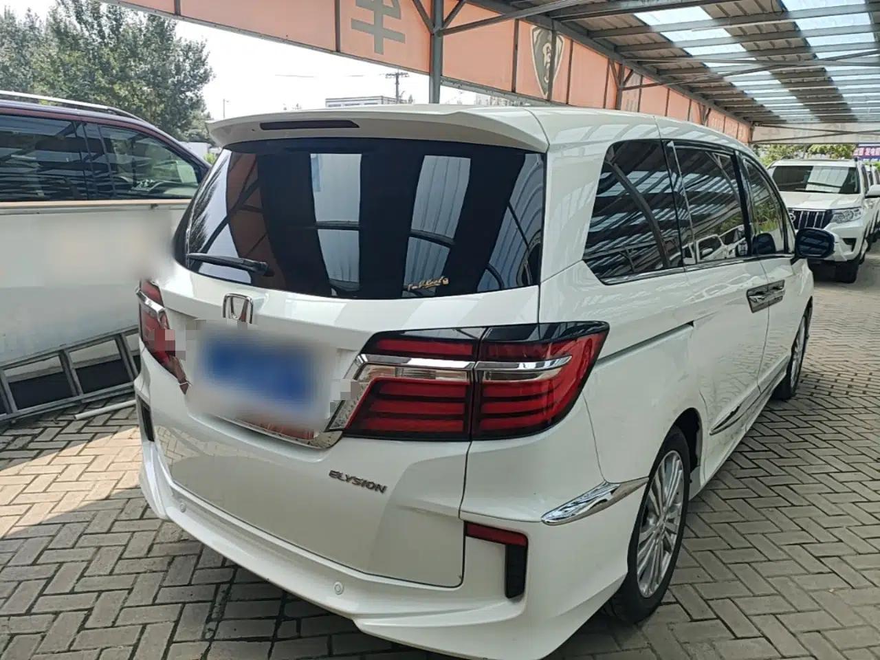 Honda Elysion 2016 2.4L Supreme Edition — миниатюра 6