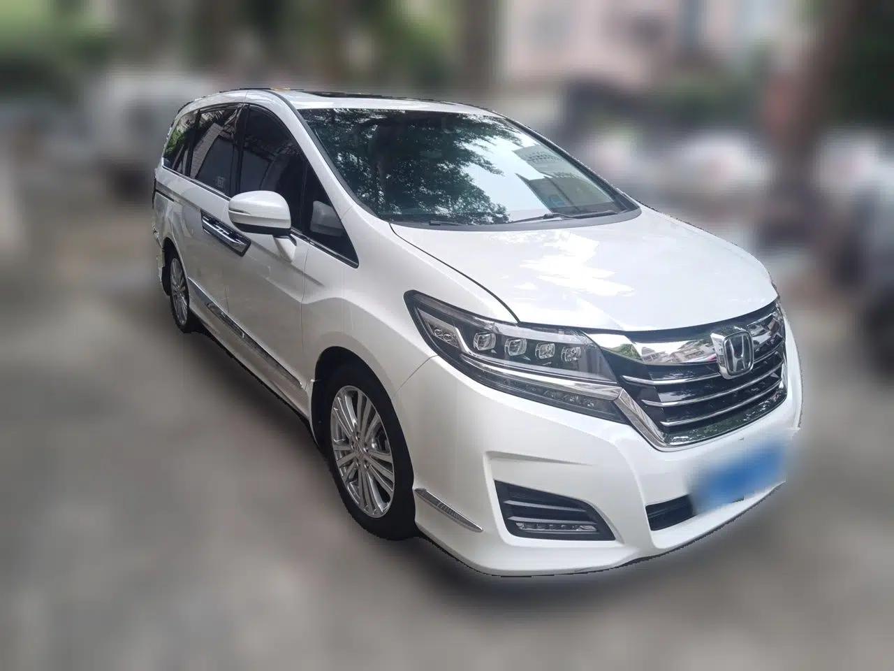 Honda Elysion 2016 2.4L Supreme Edition — миниатюра 3
