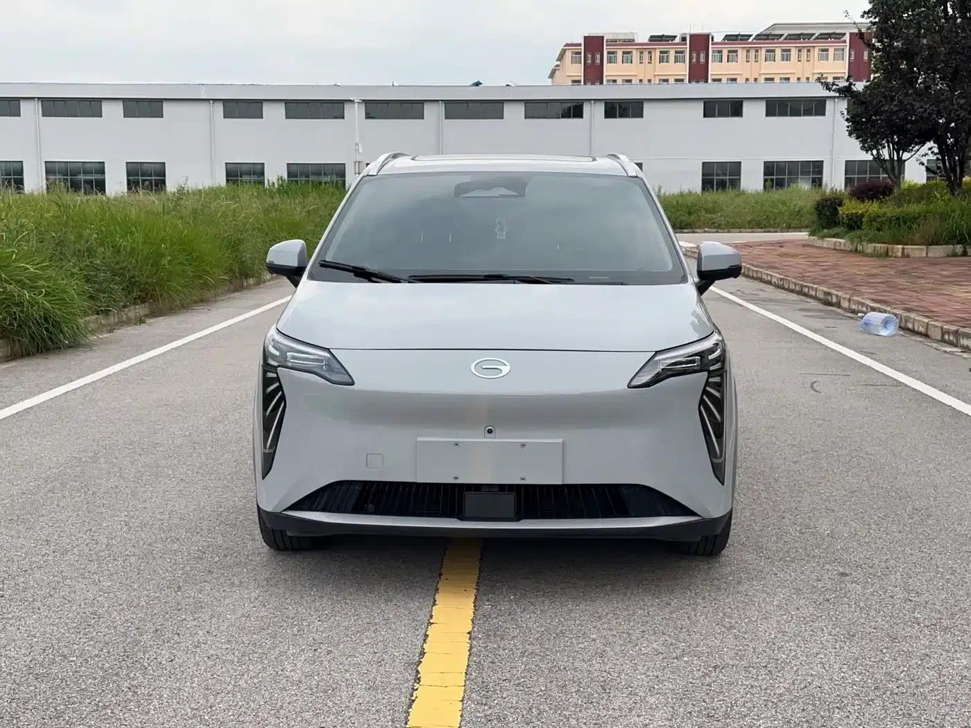 AION Y 2023 Plus 510 Smart Edition — миниатюра 2
