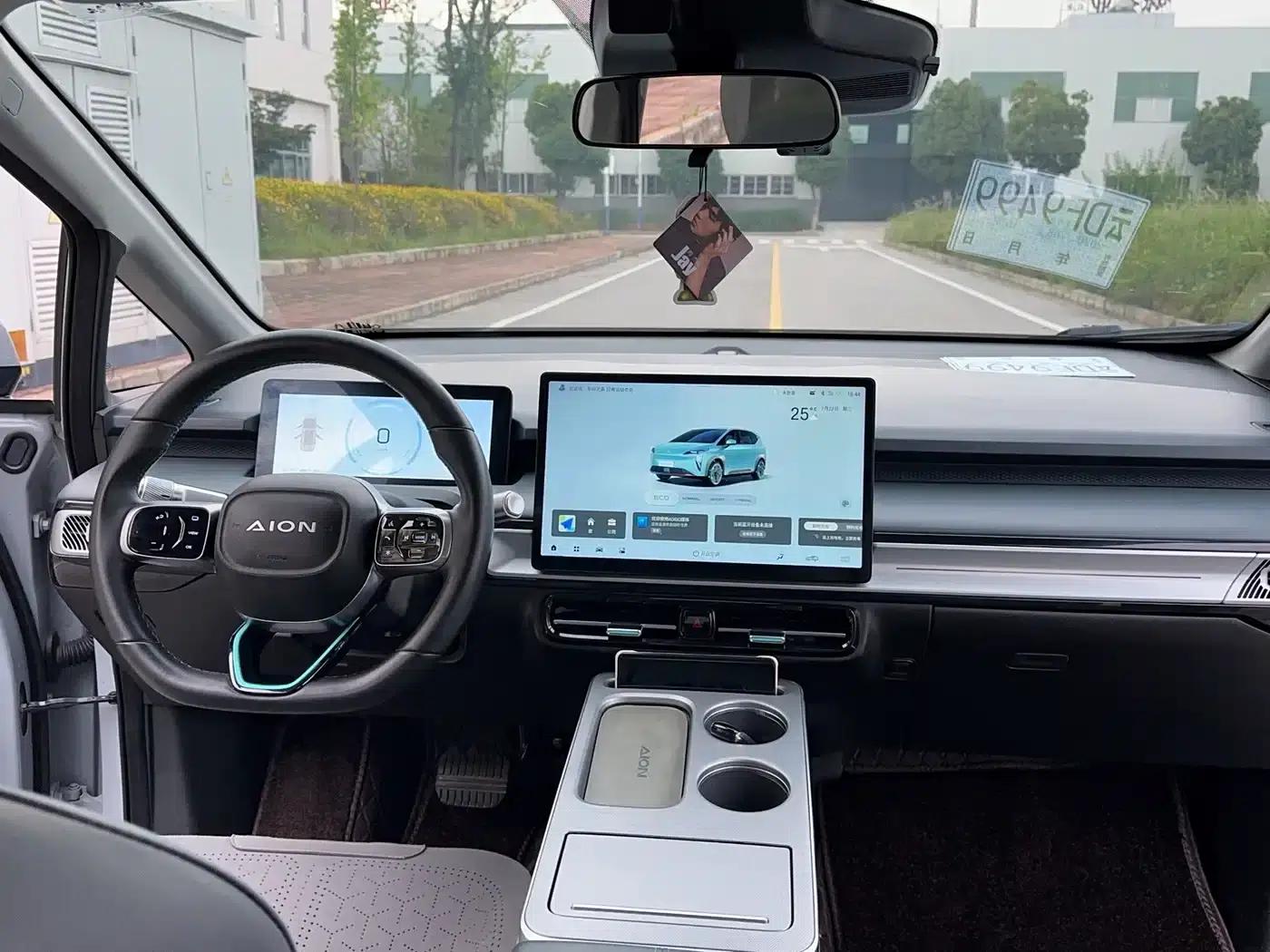 AION Y 2023 Plus 510 Smart Edition — миниатюра 12