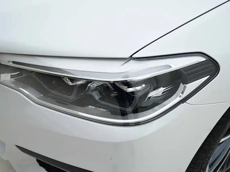 2020 BMW 5 Series 530Li xDrive M Sport Package — миниатюра 15