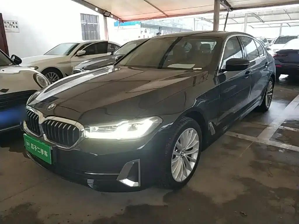 2022 BMW 5 Series Facelift 525Li Luxury Package — миниатюра 1