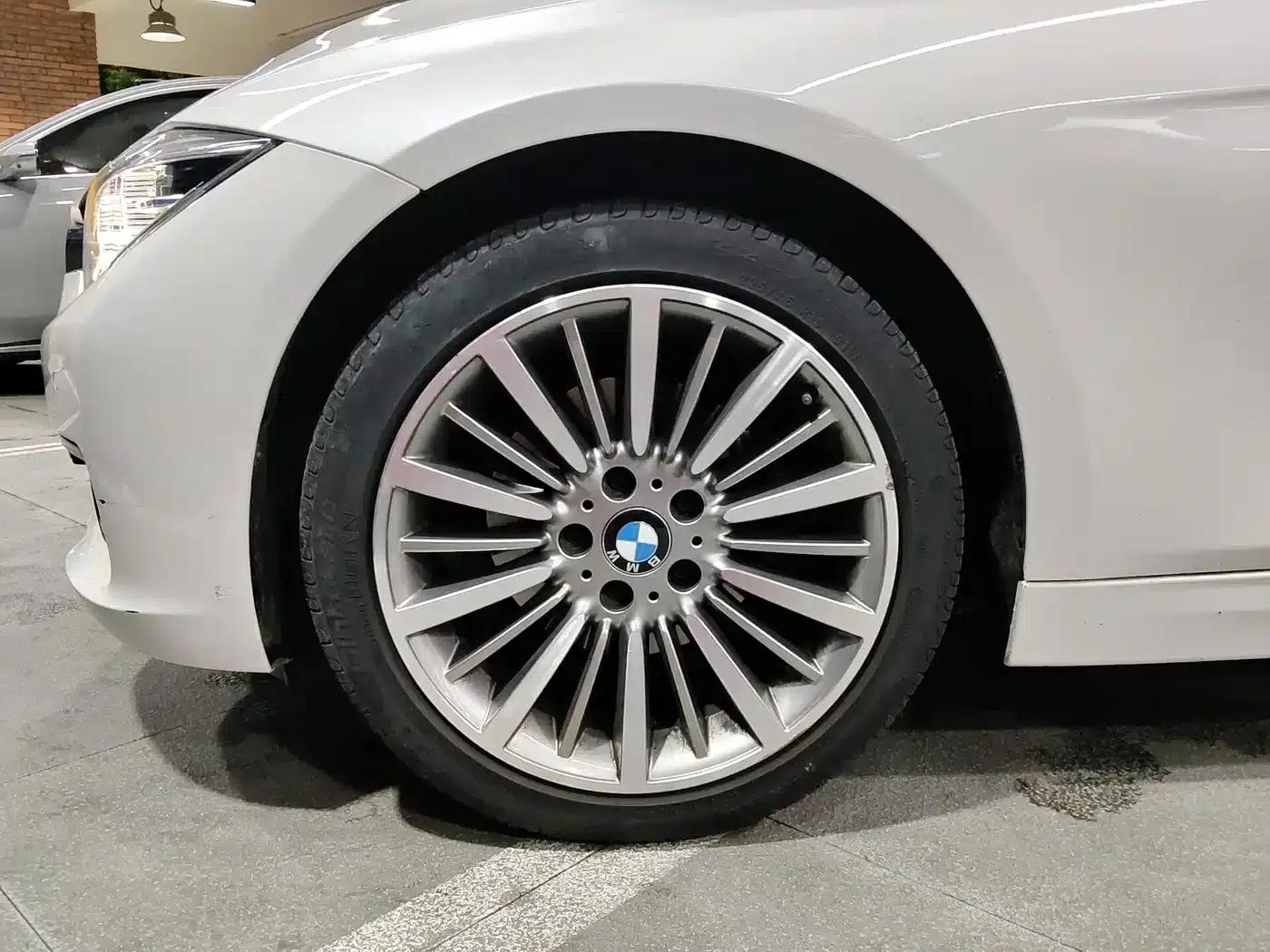 BMW 3 Series 2019 320Li Fashion Edition — миниатюра 14