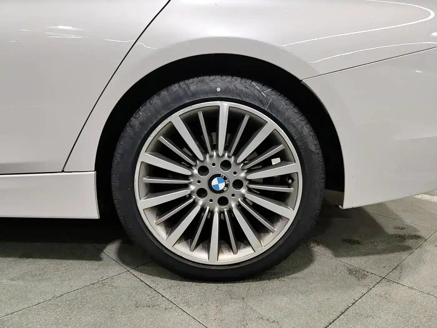 BMW 3 Series 2019 320Li Fashion Edition — миниатюра 15