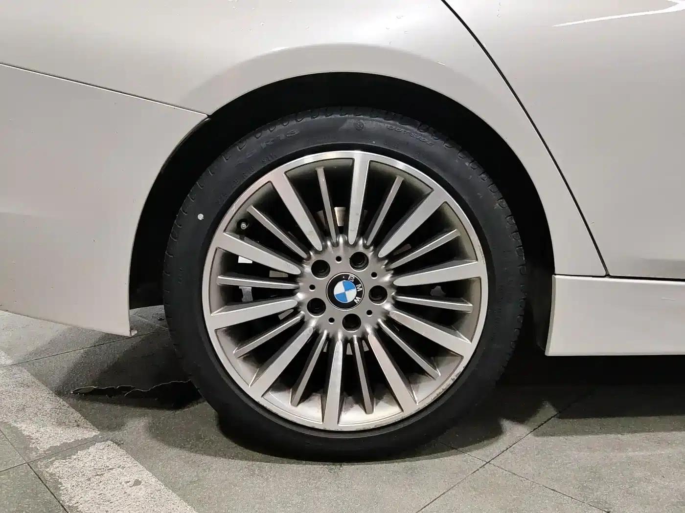 BMW 3 Series 2019 320Li Fashion Edition — миниатюра 17