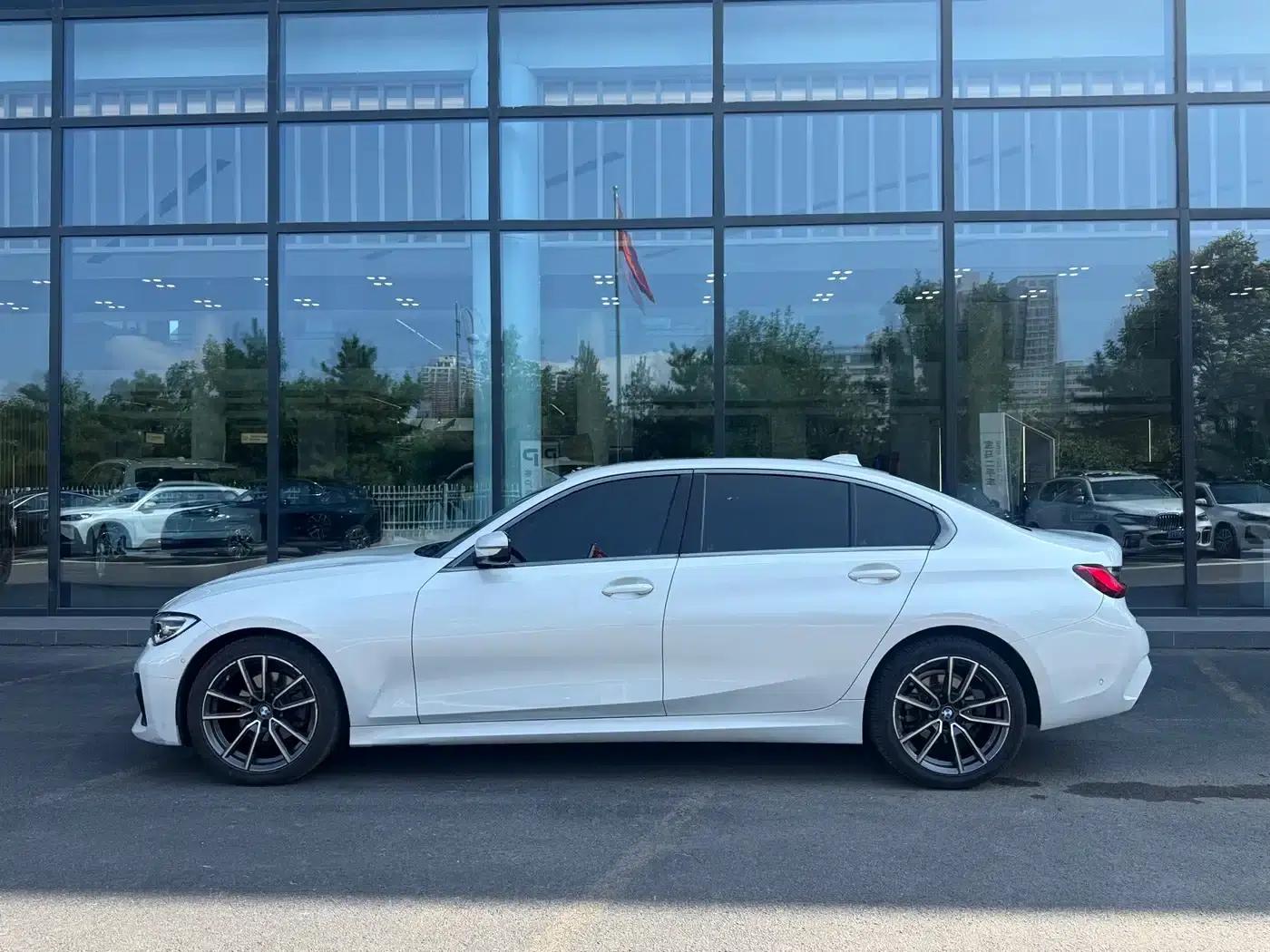 2020 BMW 3 Series 325Li M Sport Package — миниатюра 3