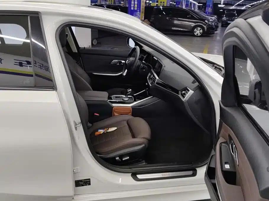 2021 BMW 3 Series 320i Sport Package — миниатюра 8