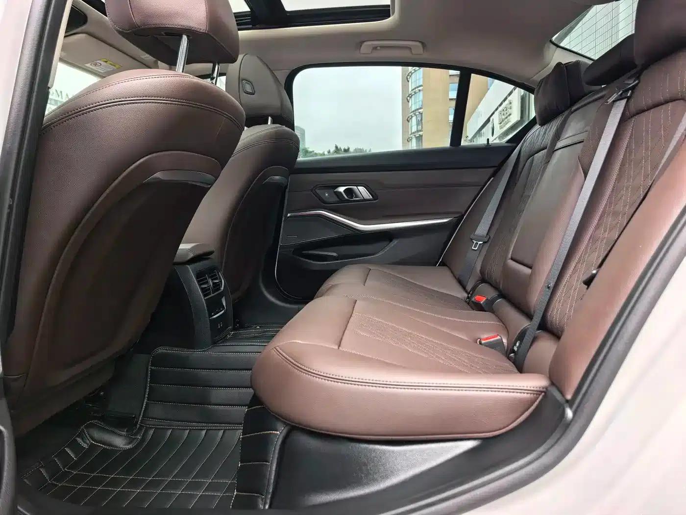 2025 BMW 3 Series 330Li M Sport Shadow Edition — миниатюра 11