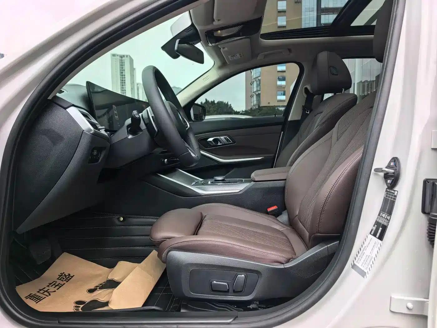 2025 BMW 3 Series 330Li M Sport Shadow Edition — миниатюра 10