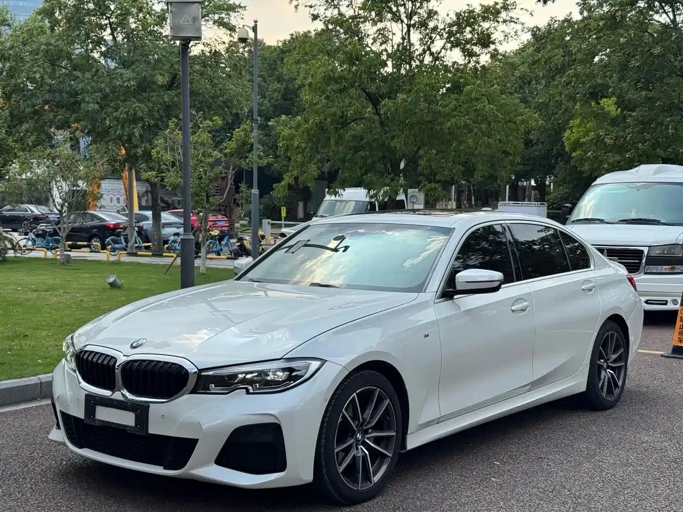 2020 BMW 3 Series 325Li M Sport Package — миниатюра 1