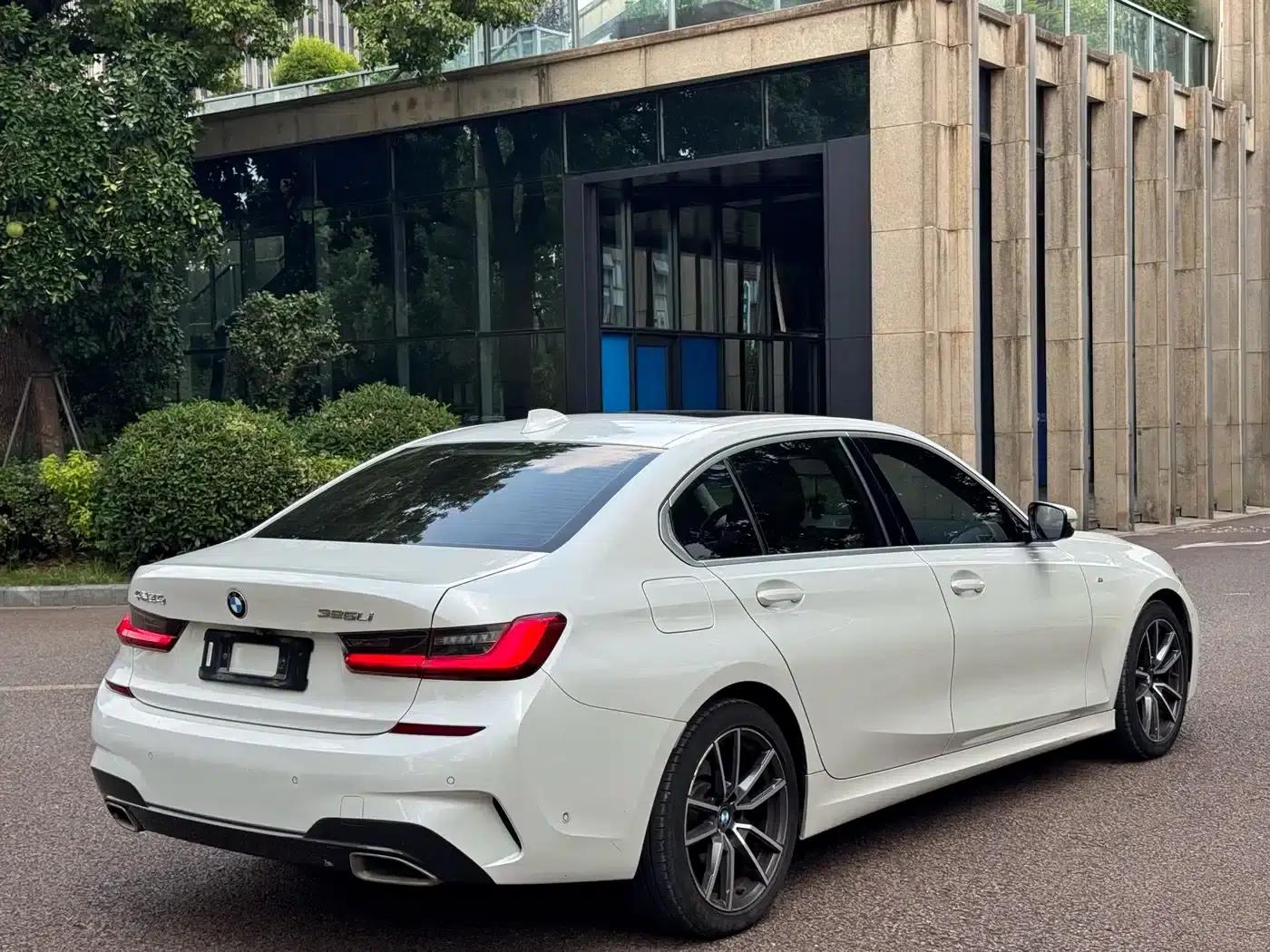 2020 BMW 3 Series 325Li M Sport Package — миниатюра 12