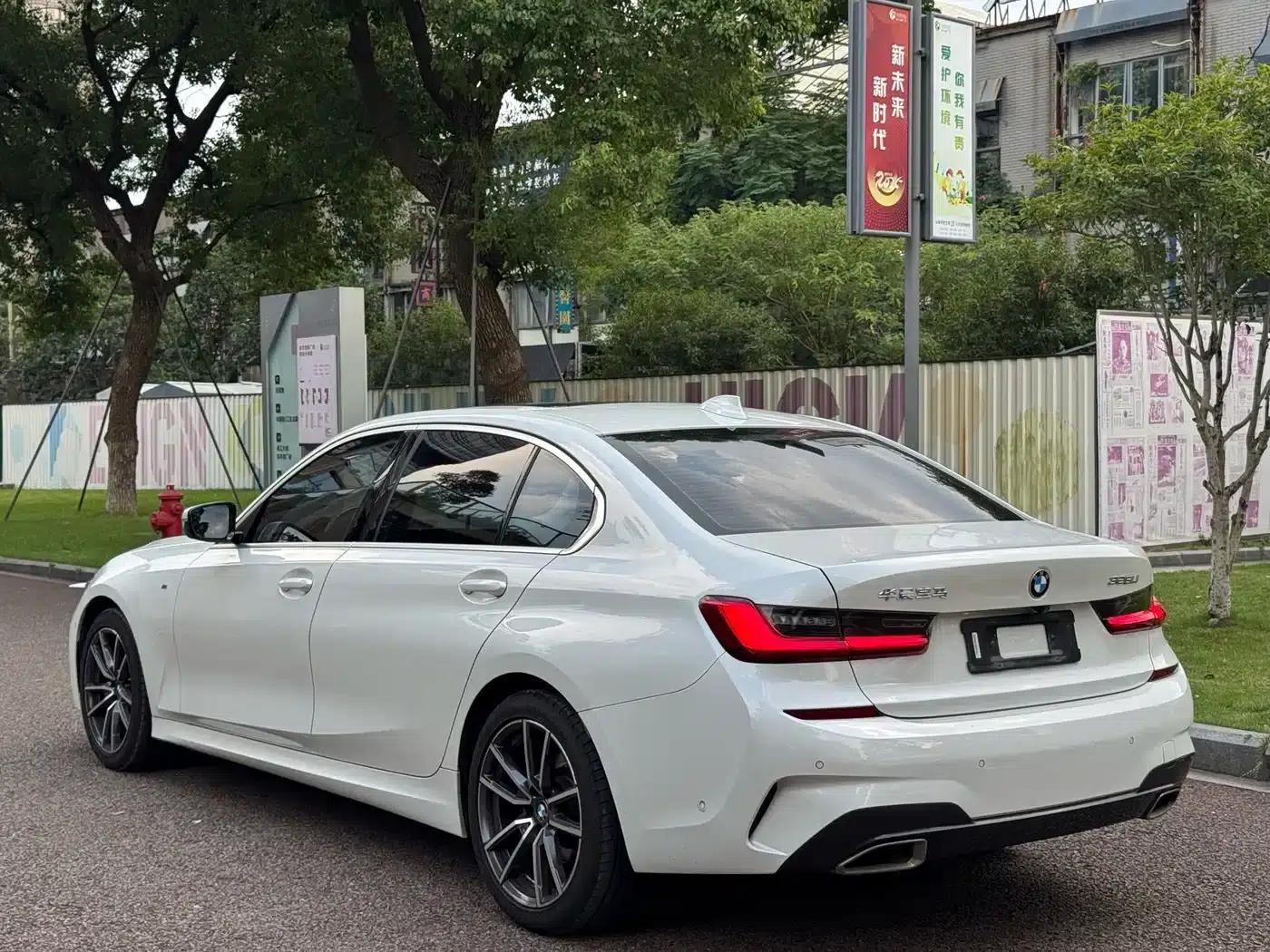 2020 BMW 3 Series 325Li M Sport Package — миниатюра 13