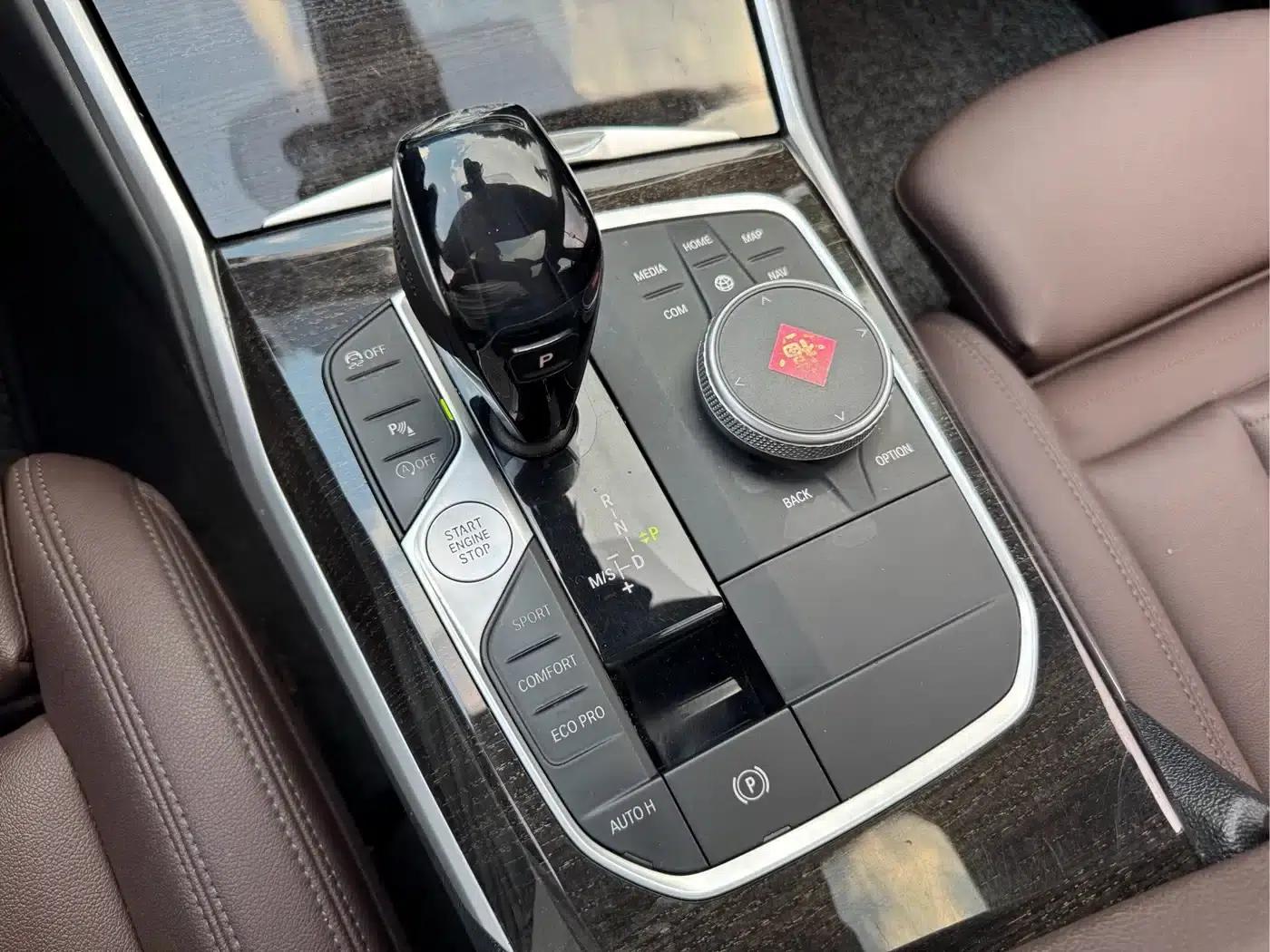 2020 BMW 3 Series 325Li M Sport Package — миниатюра 8