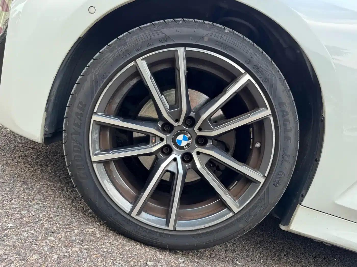 2020 BMW 3 Series 325Li M Sport Package — миниатюра 10