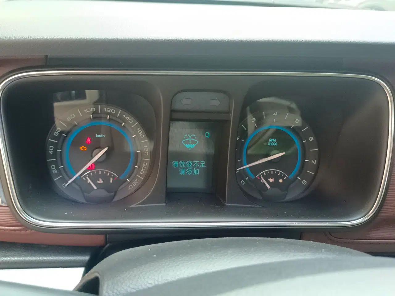 Buick GL8 2014 3.0L XT Luxury Business Flagship Edition — миниатюра 11